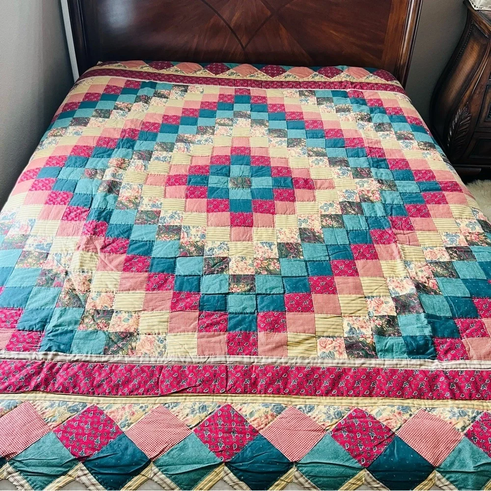 Vintage Patchwork King Size Quilt in Multicolor Design